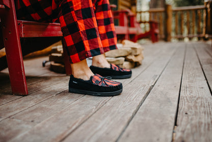 Bearpaw Moc II 2 - Men's Sheepskin Slipper - Lifestyle