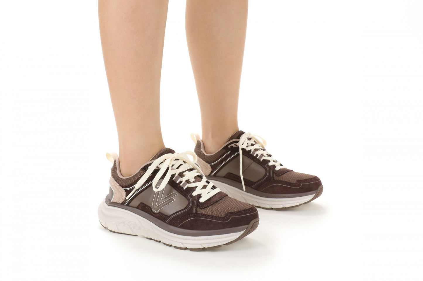 Vionic Walk Max Skyline - Women's Comfort Walking Shoe - Milk Chocolate - Lifestyle