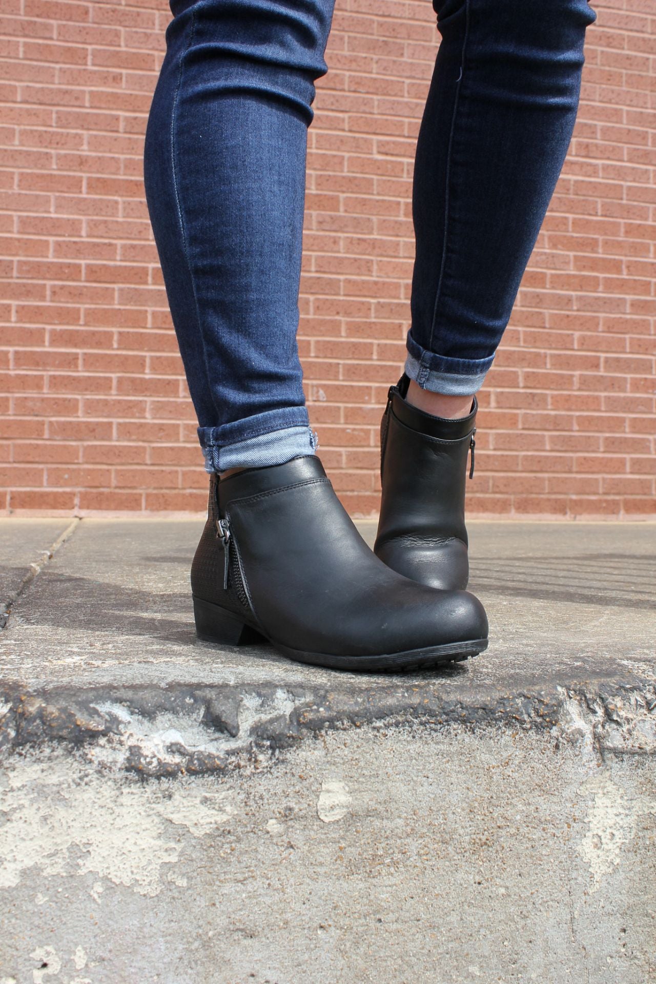 Rockport Works Carly Women's Steel Toe Safety Boot - Black - Lifestyle View