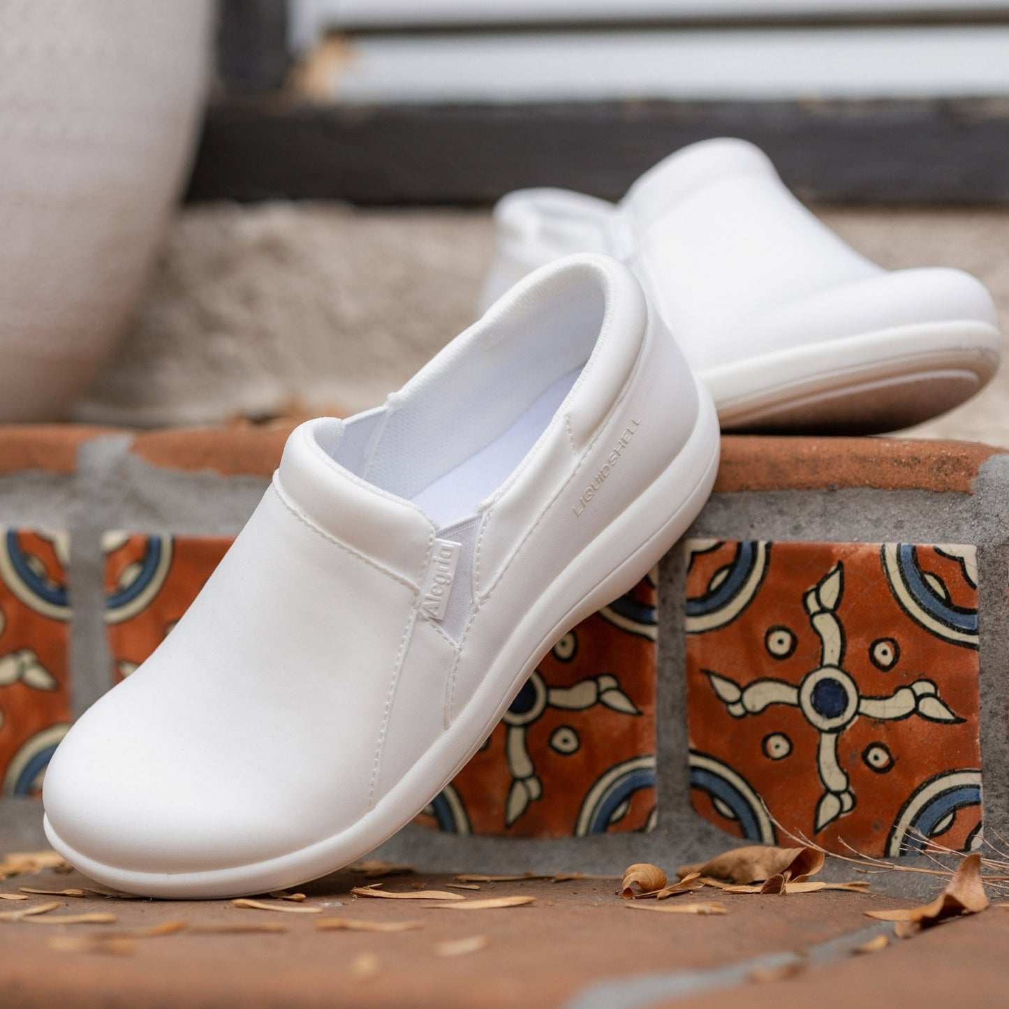 Alegria Duette Comfort Arch Support Women's Casual Shoe - Liquid White - 2