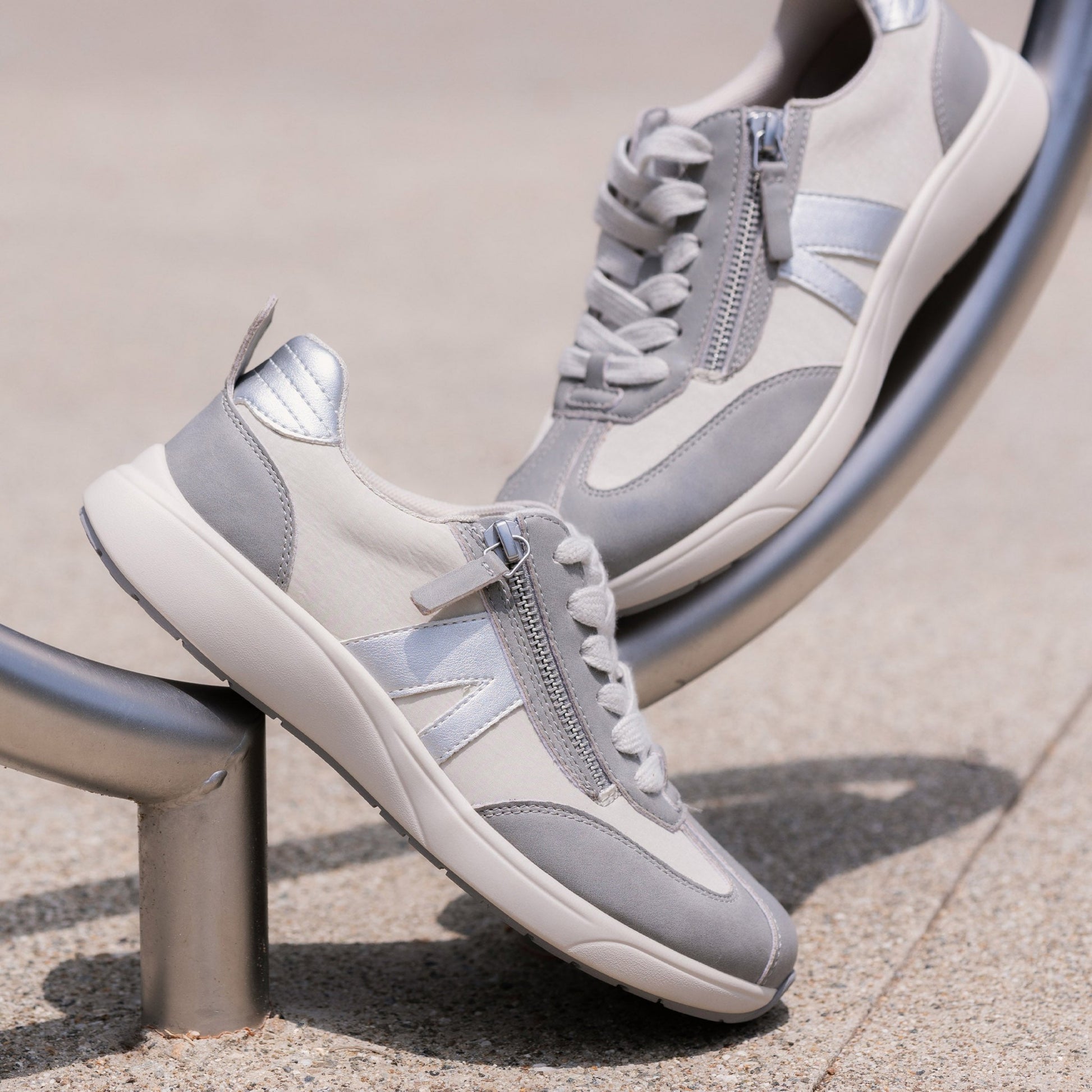Alegria Eazeer Comfort Arch Support Women's Walking Shoe - Grey - 2