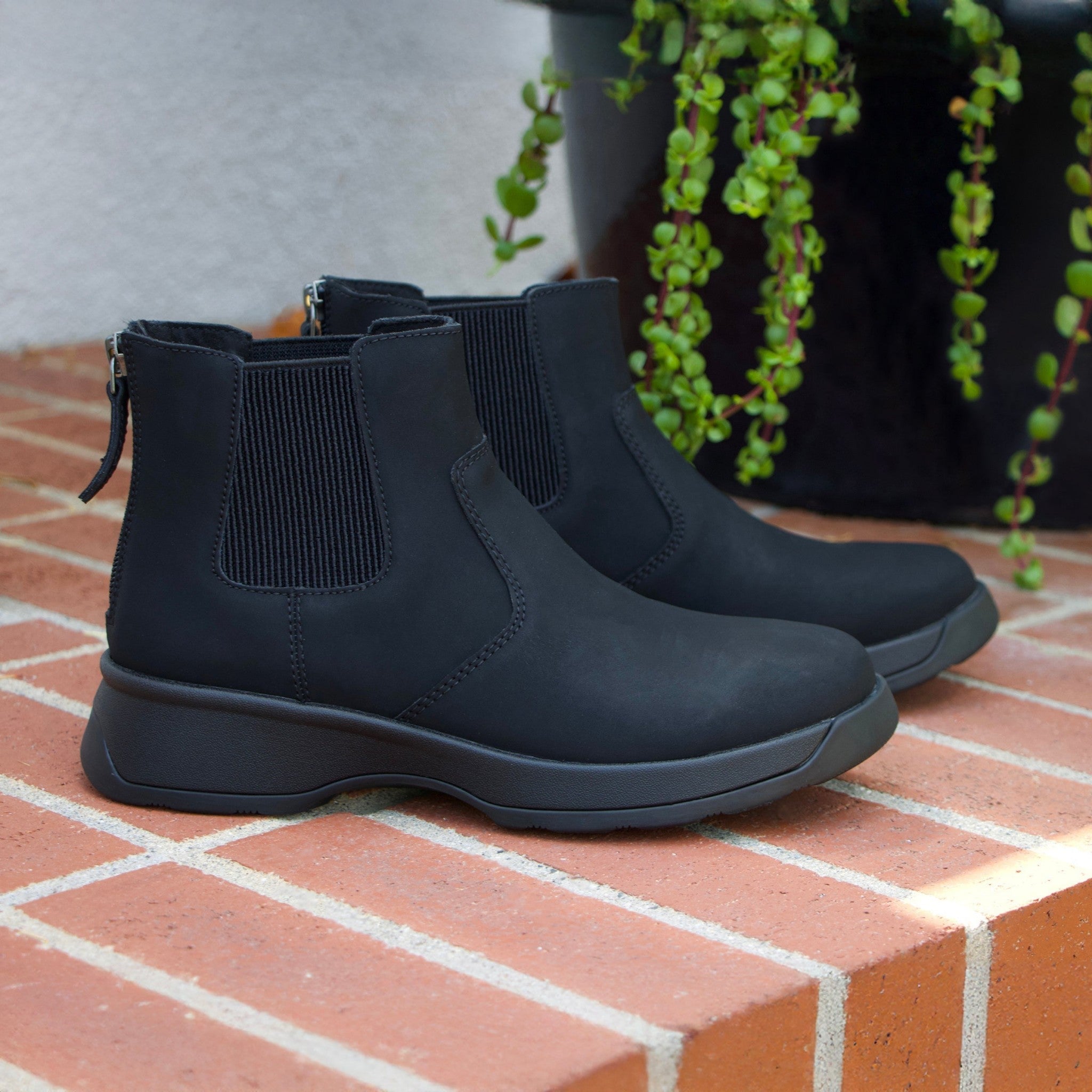 Alegria Frankie FreshWell Comfort Arch Support Women's Boot - Asphalt - 2