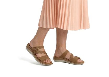 Orthofeet Sahara Weave Women's Sandals - Natural - Lifestyle View - 2