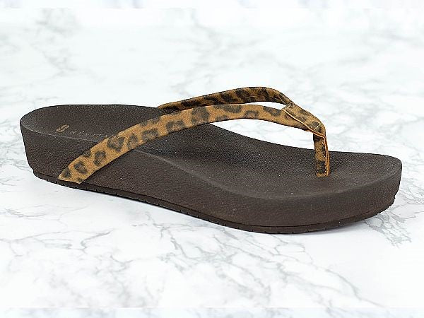 Revitalign Sandy Arch Supportive Platform Sandal - Leopard angle main