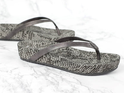 Revitalign Sandy Arch Supportive Platform Sandal - Pewter angle pair